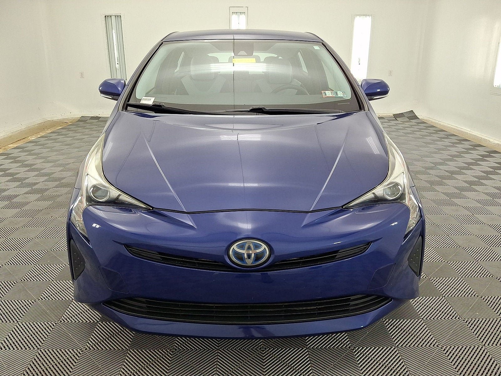 Used 2017 Toyota Prius Two w/ Carpet Mat Package FWD image 20