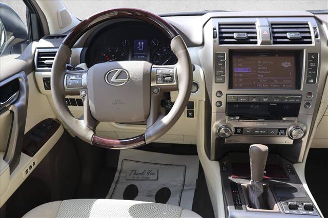 Used 2019 Lexus GX 460 Premium w/ Premium Package AWD/4WD image 24
