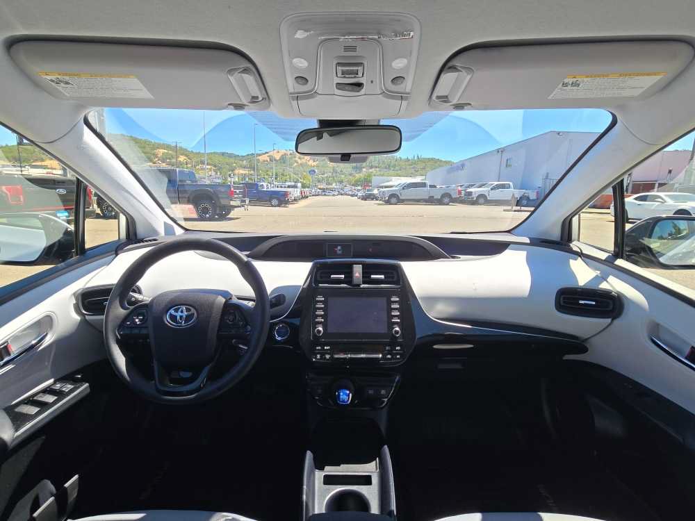 Used 2020 Toyota Prius LE AWD/4WD image 15