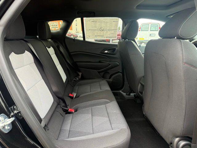 New 2026 Chevrolet Trax RS w/ Sunroof Package FWD image 4