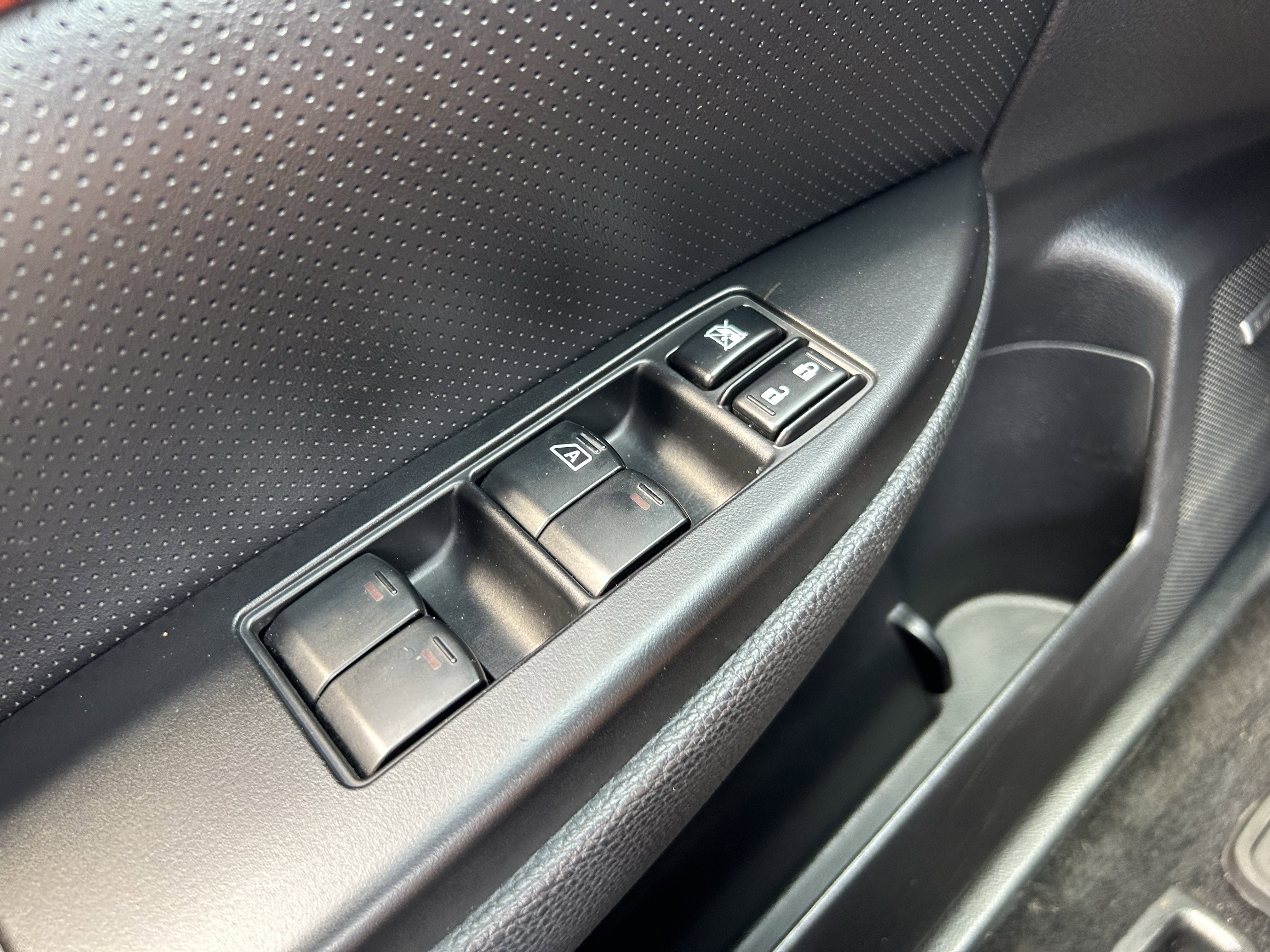 Used 2011 Subaru Outback 2.5i Limited AWD/4WD image 20