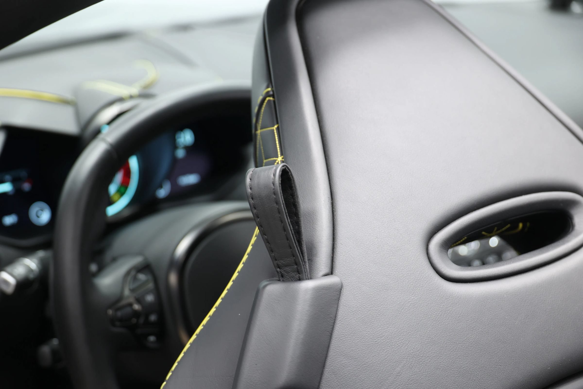 Used 2021 Aston Martin DBS Superleggera Volante RWD image 64