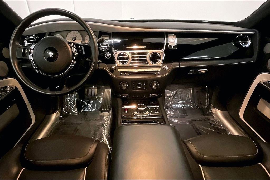 Used 2018 Rolls-Royce Ghost image 22