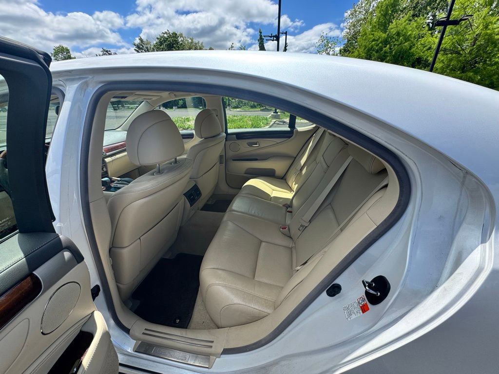 Used 2017 Lexus LS 460 AWD w/ Comfort Package image 10