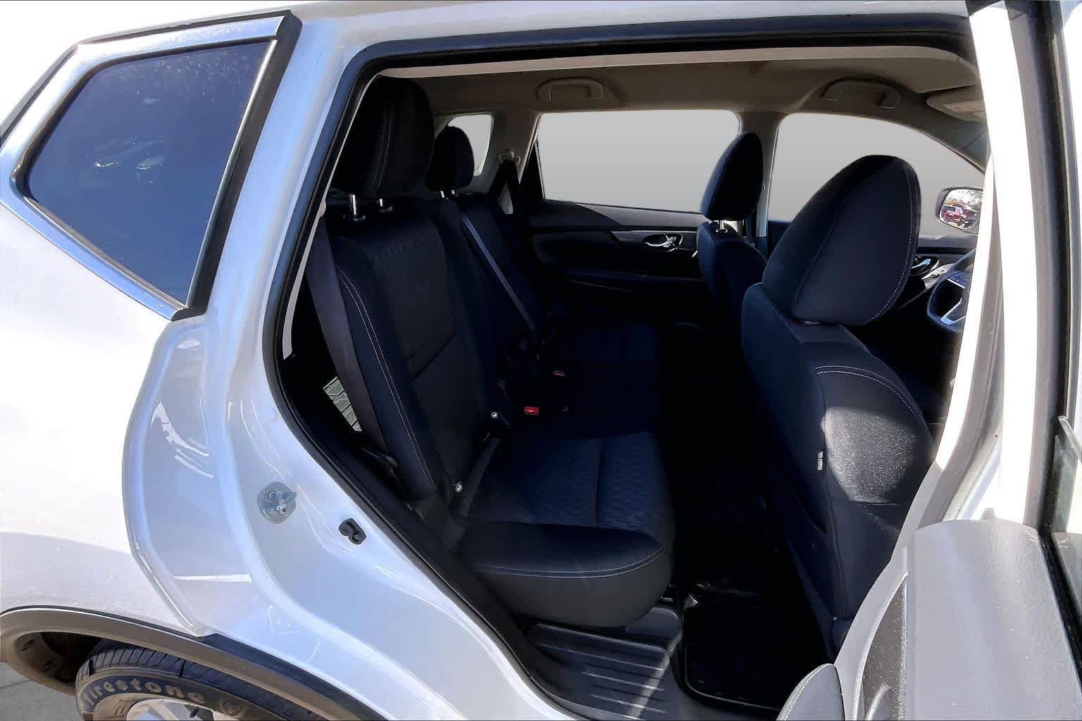 Used 2019 Nissan Rogue SV FWD image 19