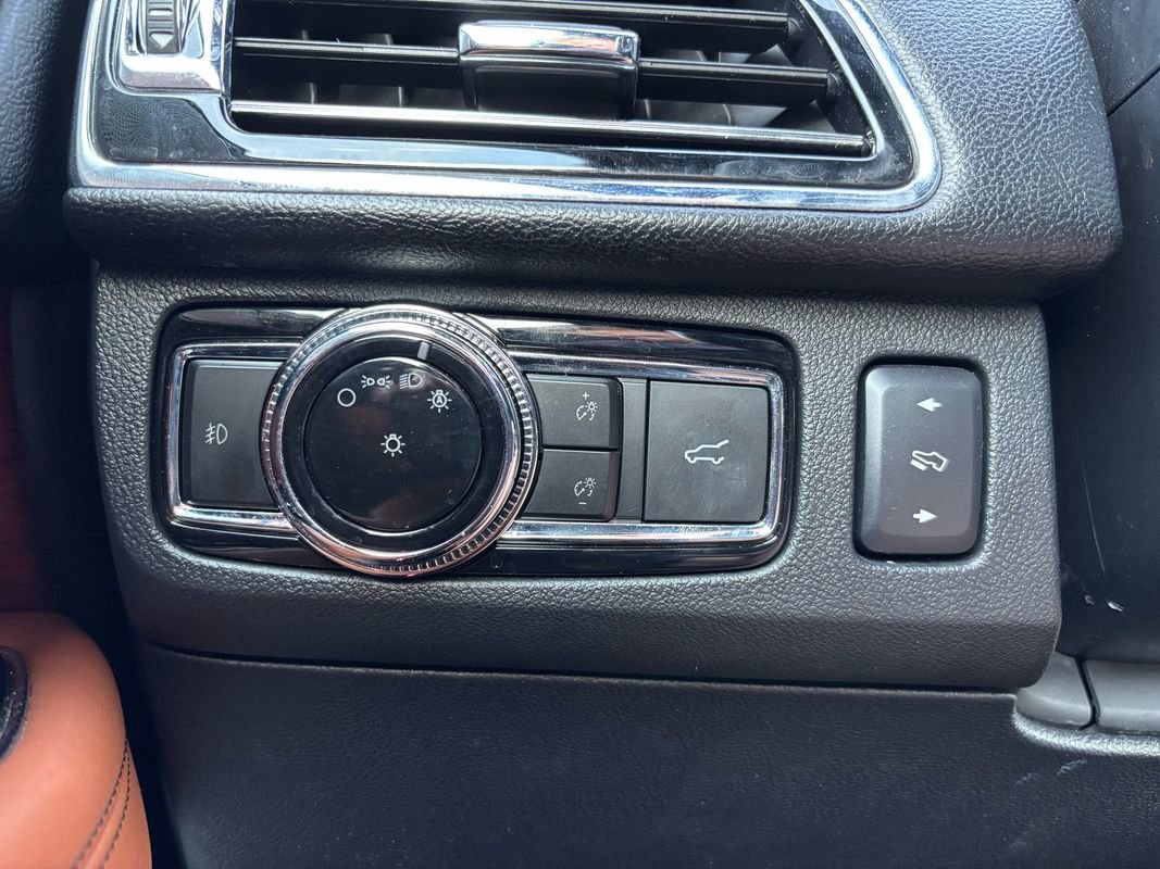 Used 2018 Lincoln Navigator Reserve w/ Technology Package AWD/4WD image 40
