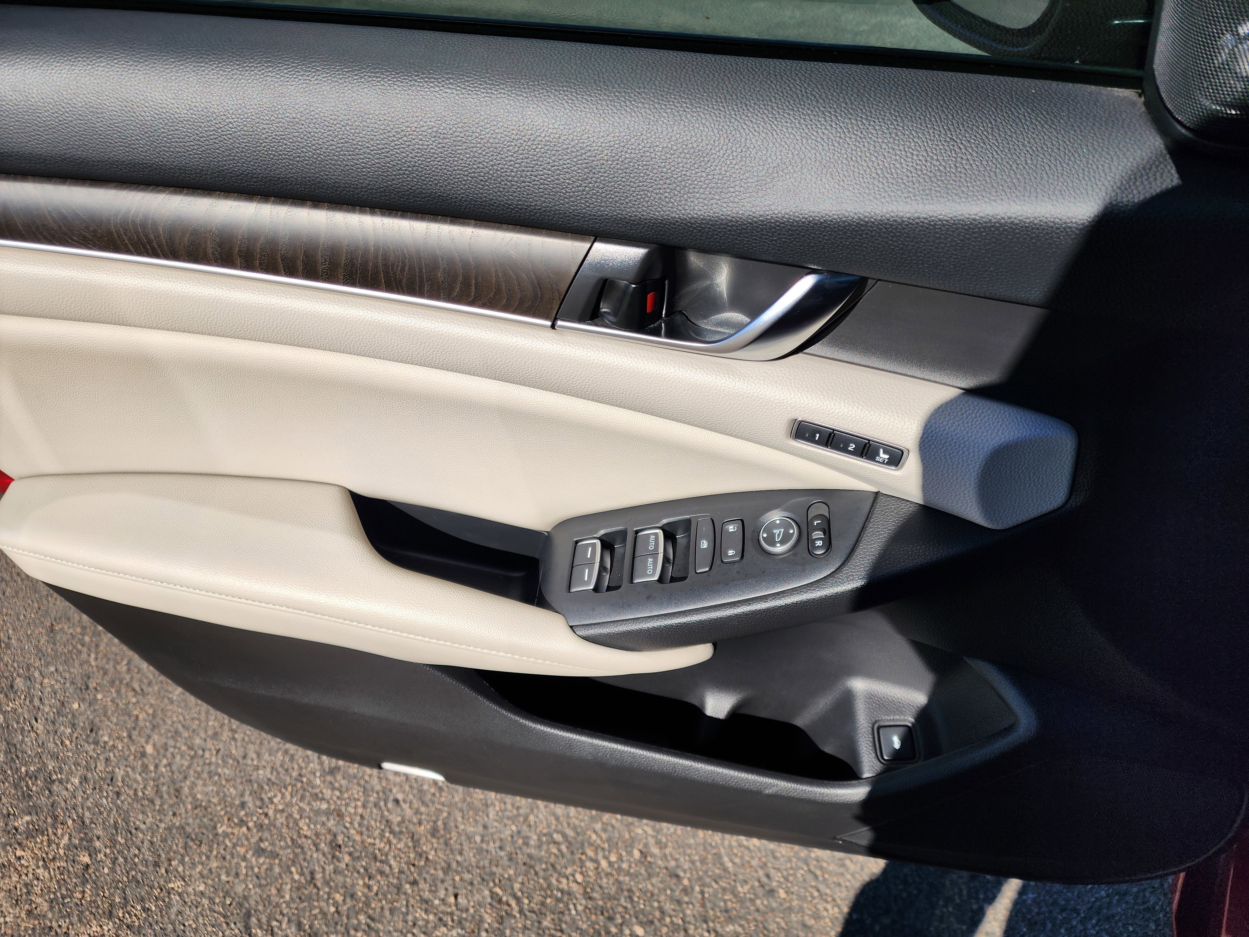 Used 2022 Honda Accord Touring image 17