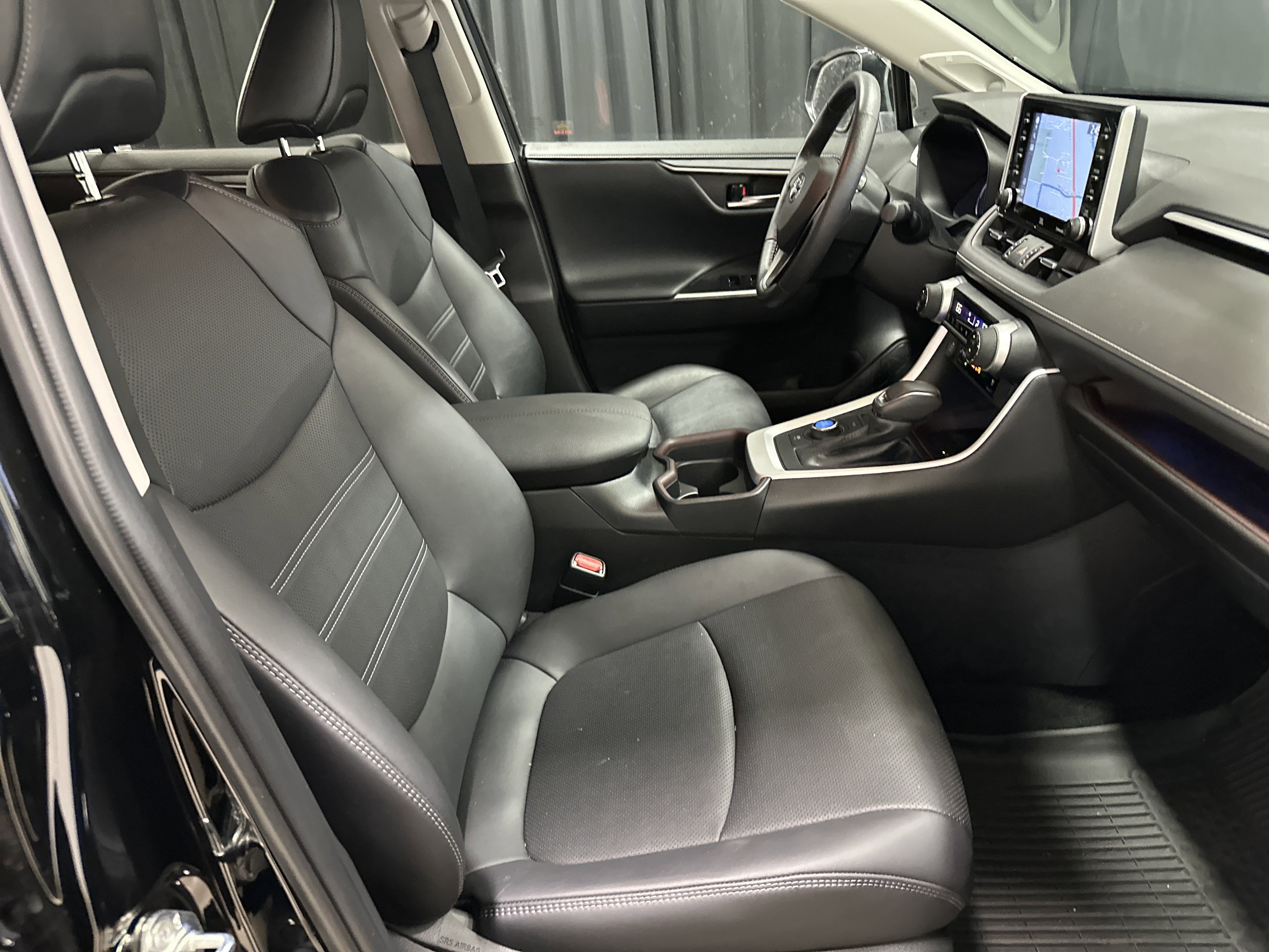 Used 2021 Toyota RAV4 Limited image 33