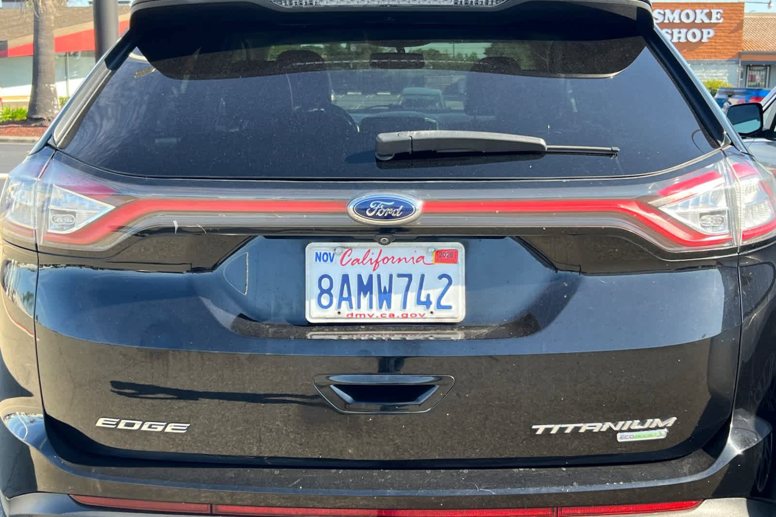 Used 2018 Ford Edge Titanium FWD image 19