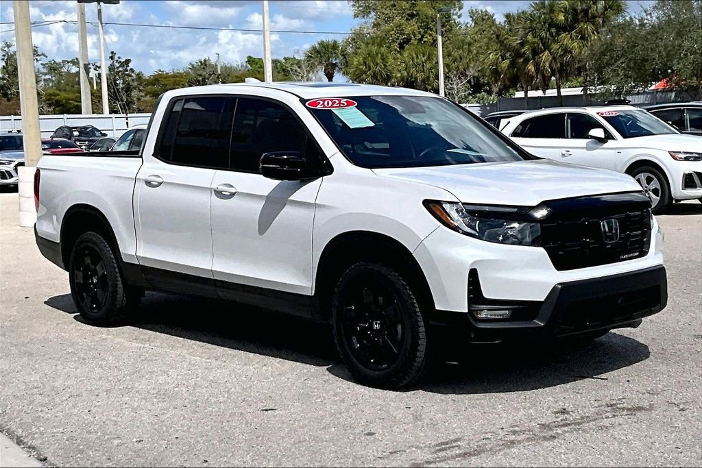 Used 2025 Honda Ridgeline Black Edition image 2