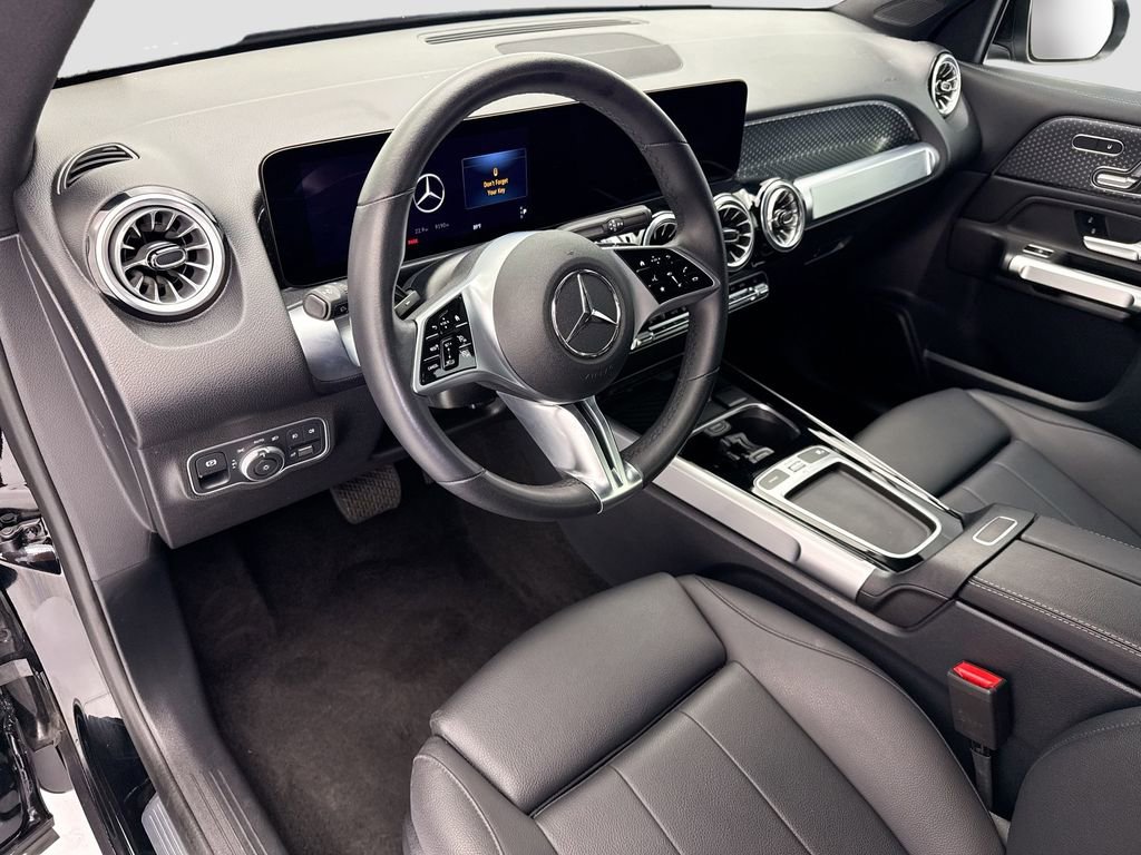 Used 2025 Mercedes-Benz GLB 250 image 9