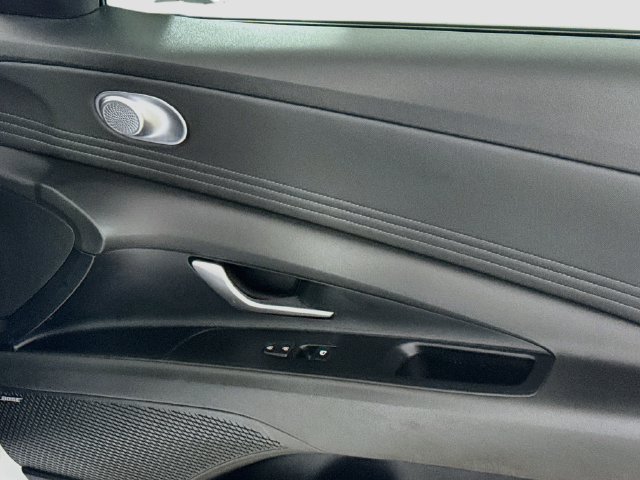 Used 2022 Hyundai Elantra Limited FWD image 30