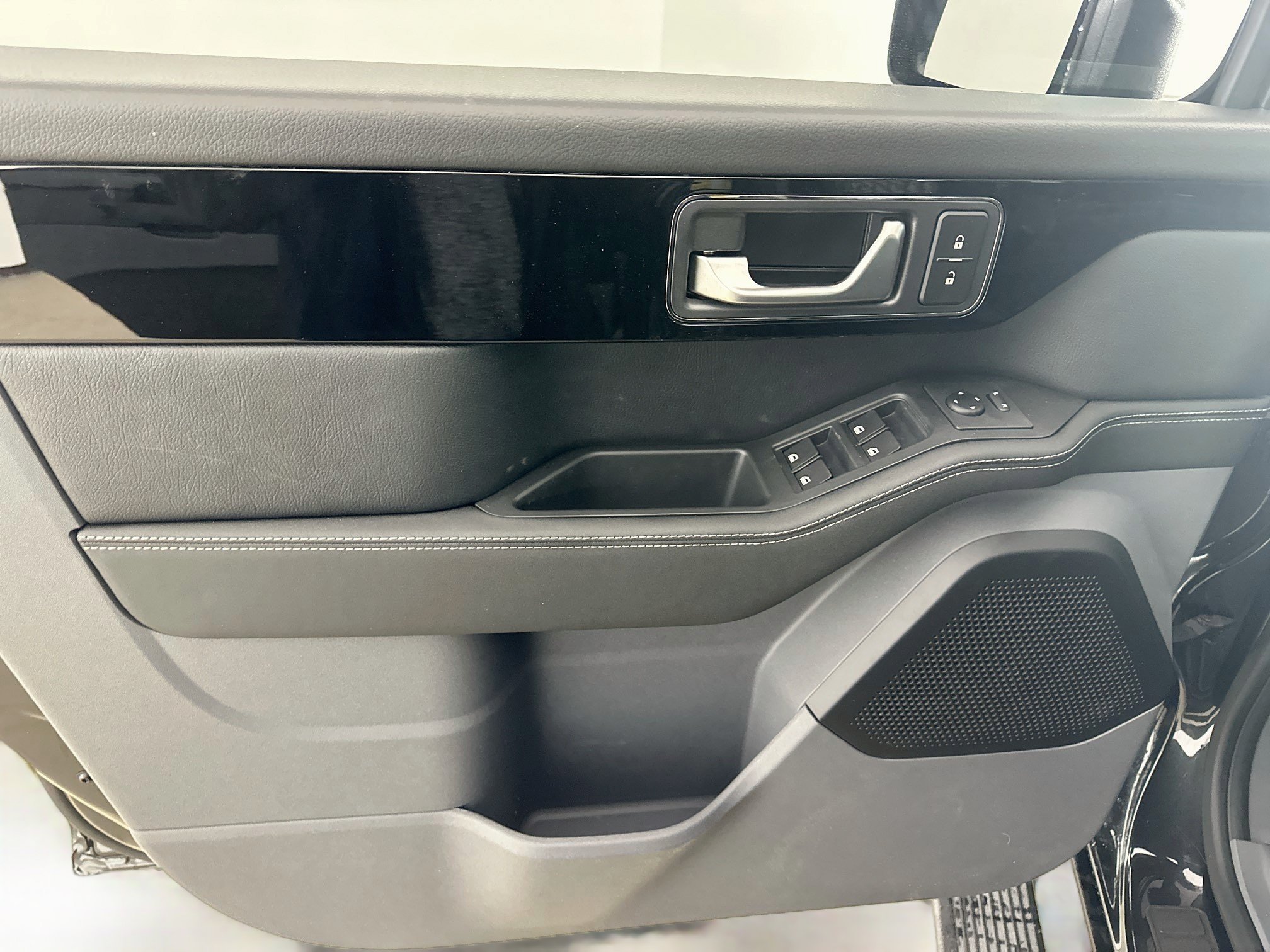 New 2026 INEOS Grenadier Station Wagon AWD/4WD image 17