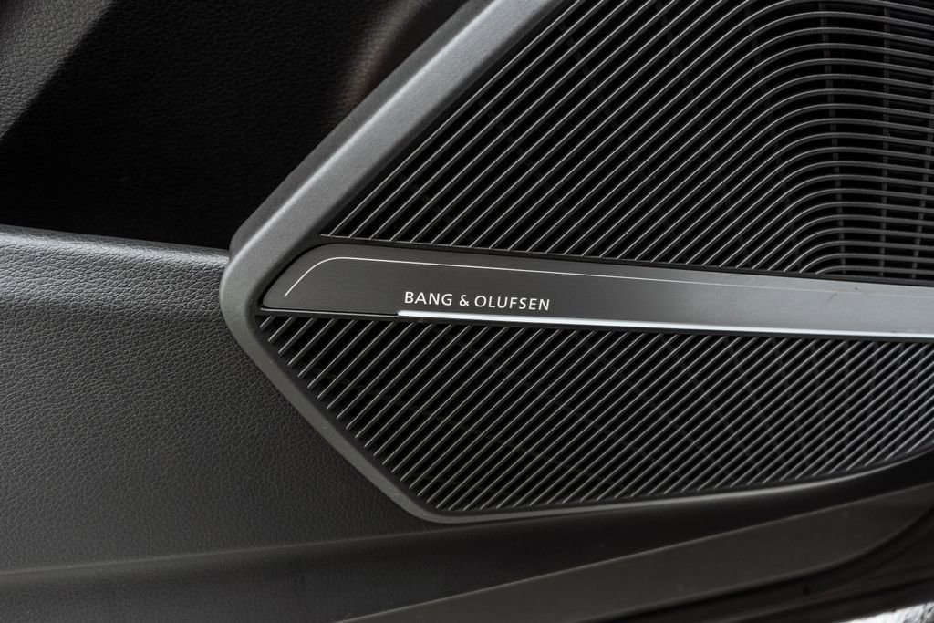 Used 2023 Audi SQ5 Prestige w/ Prestige Package image 17