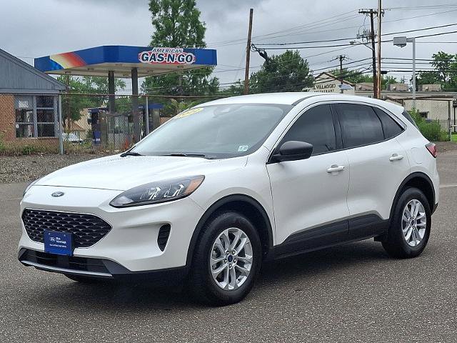Certified 2022 Ford Escape SE w/ Cold Weather Package image 3