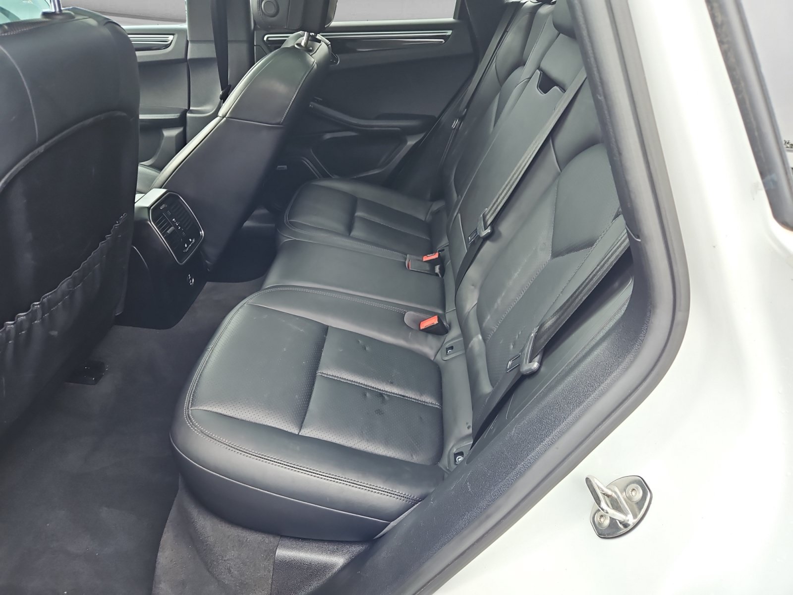 Used 2020 Porsche Macan AWD/4WD image 14