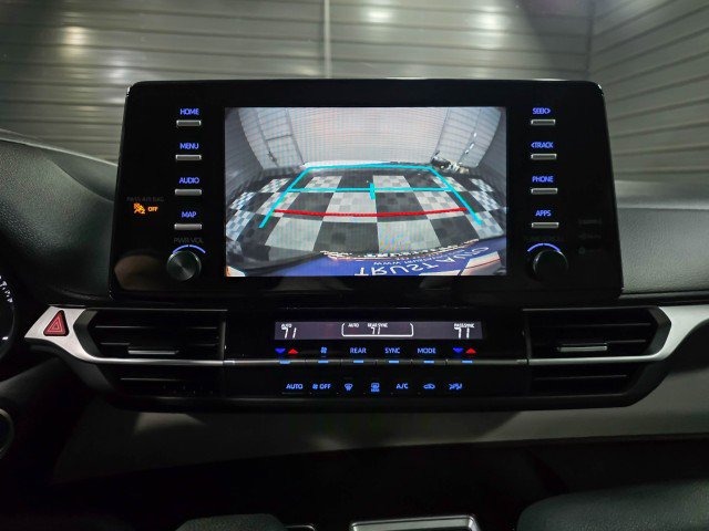 Used 2023 Toyota Sienna LE image 29