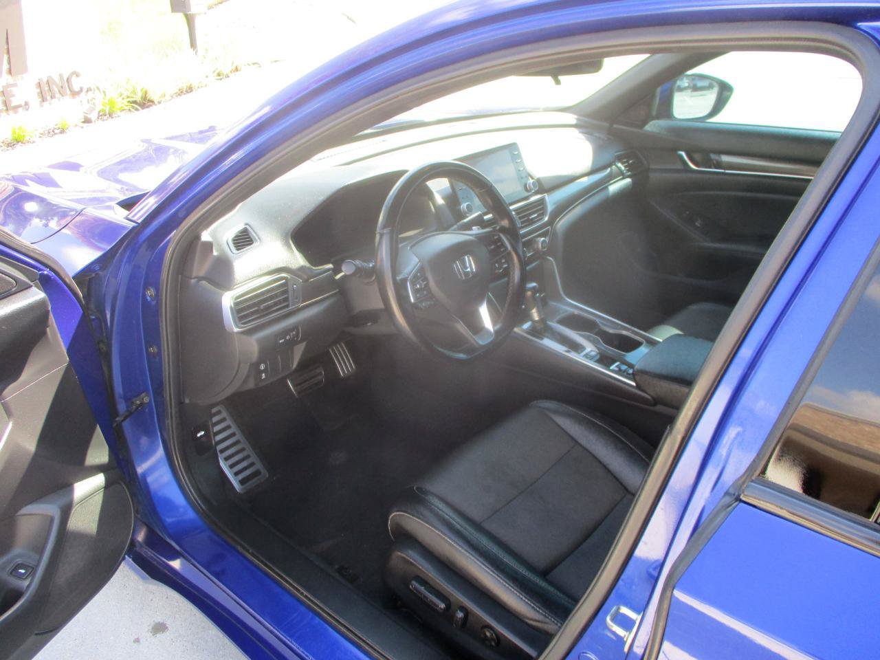 Used 2020 Honda Accord Sport image 14