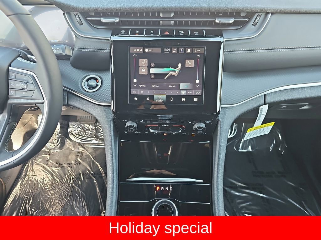 New 2025 Jeep Grand Cherokee Altitude image 20