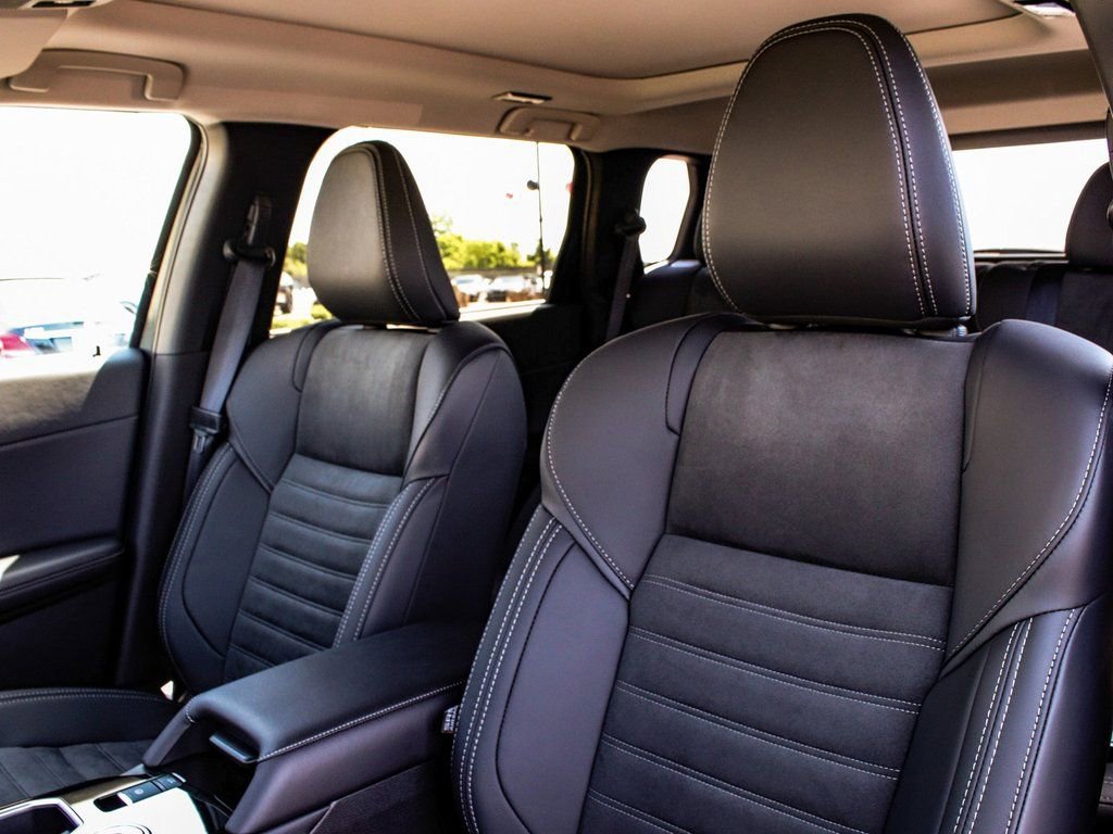 New 2025 Mitsubishi Outlander SE image 32