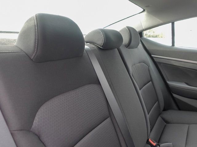 Used 2018 Hyundai Elantra SE image 13