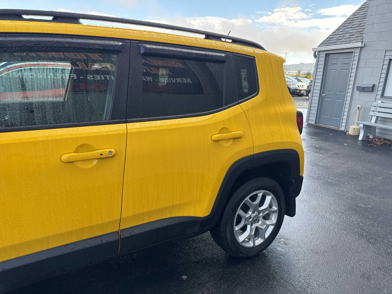 Used 2017 Jeep Renegade Latitude image 5