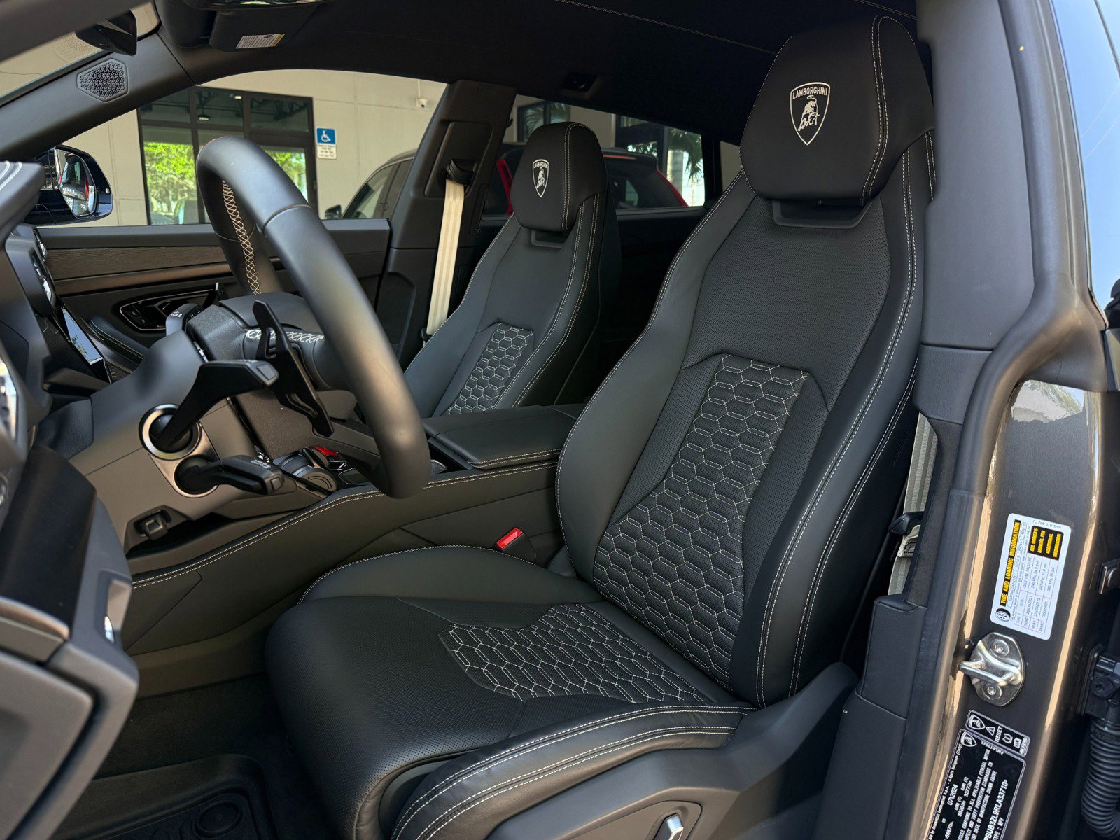 Used 2024 Lamborghini Urus S AWD/4WD image 28