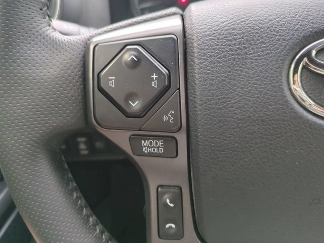 Used 2018 Toyota Tacoma TRD Off-Road AWD/4WD image 29