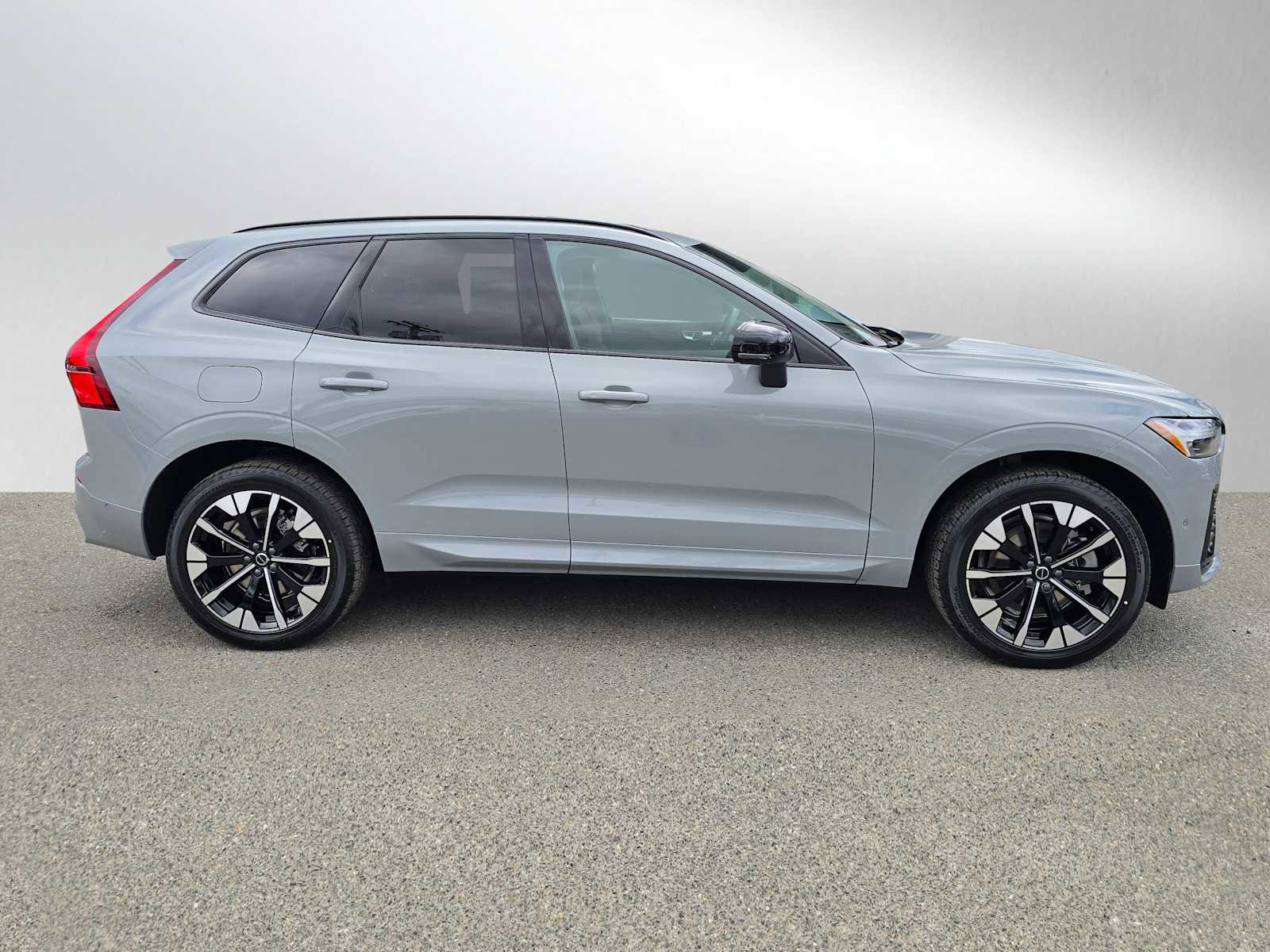 New 2026 Volvo XC60 T8 Plus w/ Protection Package Premier image 2