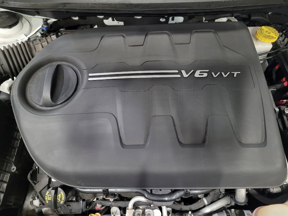 Used 2019 Jeep Cherokee Limited w/ Technology Group AWD/4WD image 30