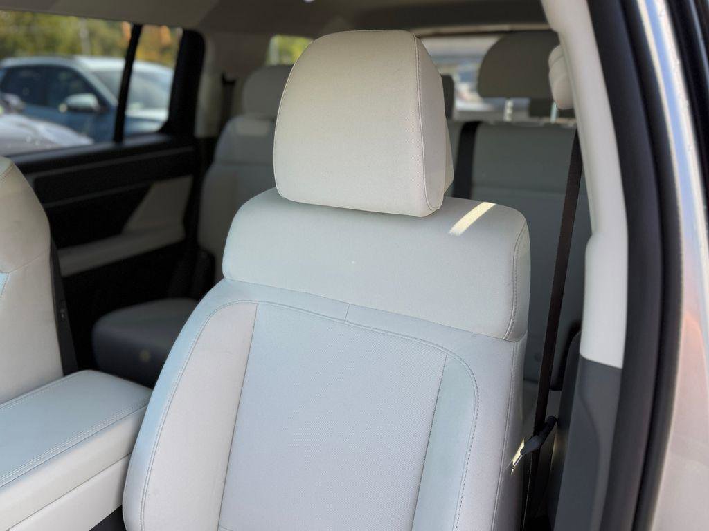 New 2026 Hyundai Santa Fe SE image 17