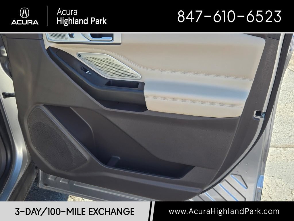 Used 2020 Ford Explorer Platinum w/ Premium Technology Package AWD/4WD image 11