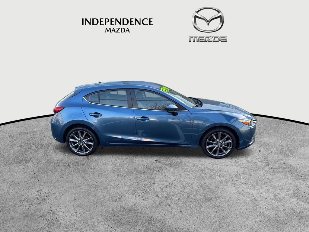 Used 2018 MAZDA MAZDA3 Touring image 2