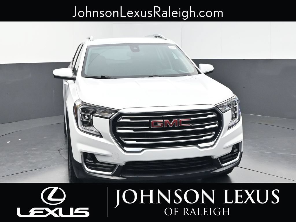 Used 2022 GMC Terrain SLT w/ Infotainment Package II FWD image 4