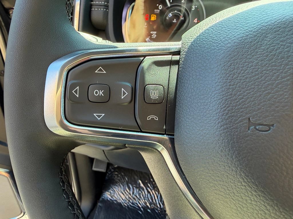 New 2026 RAM 2500 Laramie AWD/4WD image 18