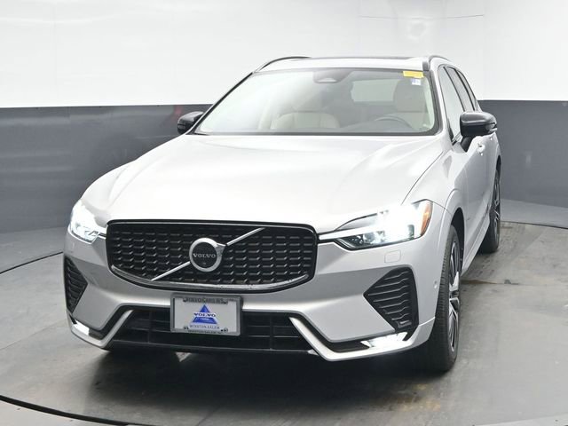 Used 2023 Volvo XC60 B5 Plus w/ Protection Package Premier image 3