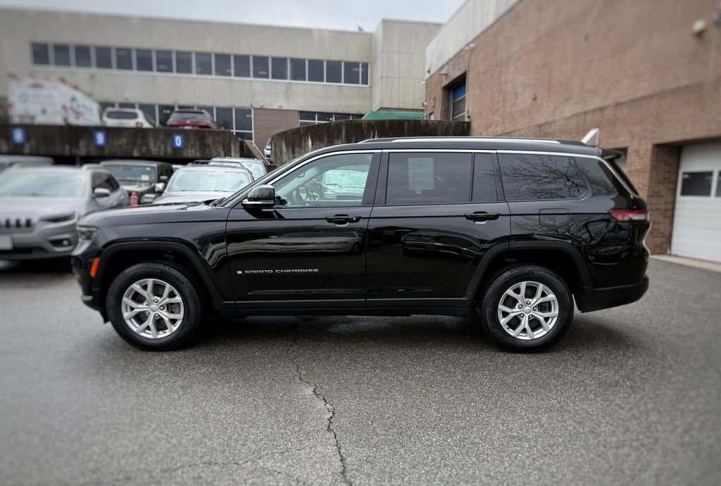 Used 2023 Jeep Grand Cherokee L Limited image 16