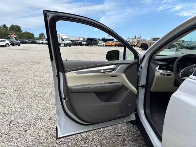 Used 2023 Cadillac XT5 Premium Luxury w/ LPO, Floor Liner Package AWD/4WD image 23