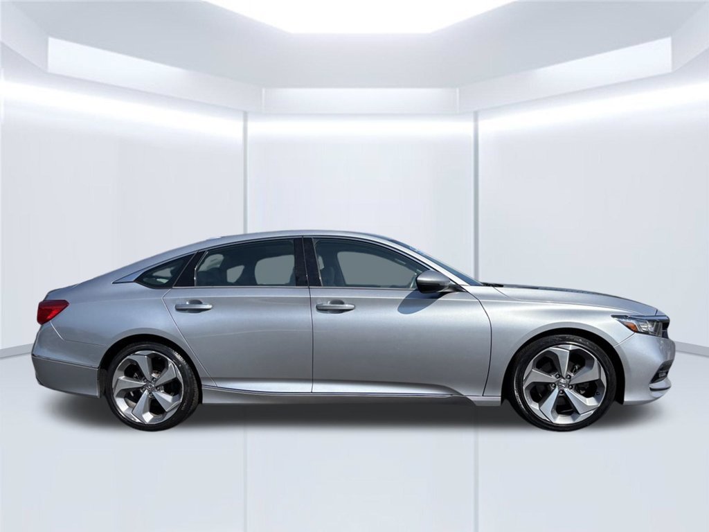 Used 2018 Honda Accord Touring image 7
