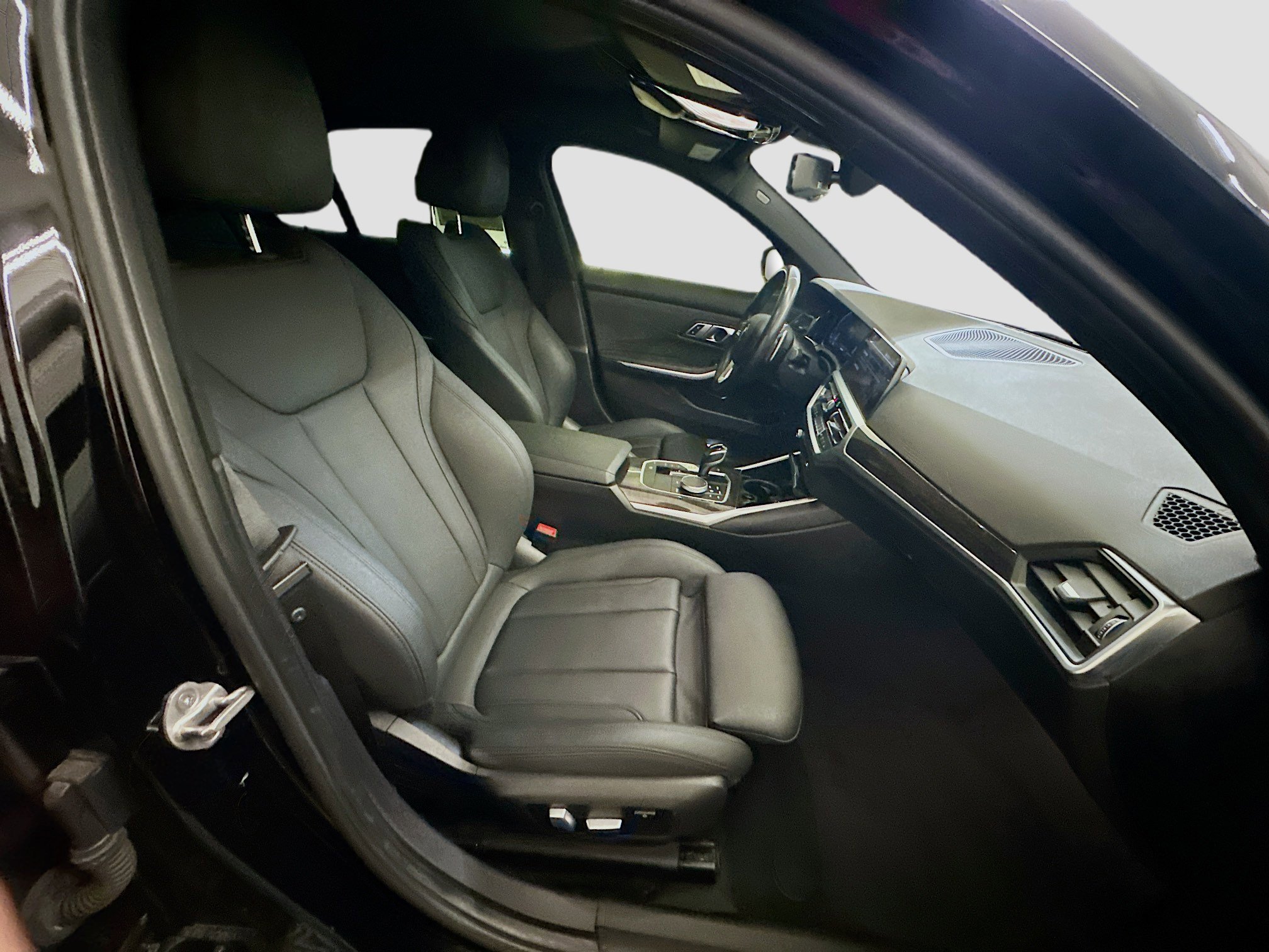 Used 2021 BMW 330e xDrive image 33