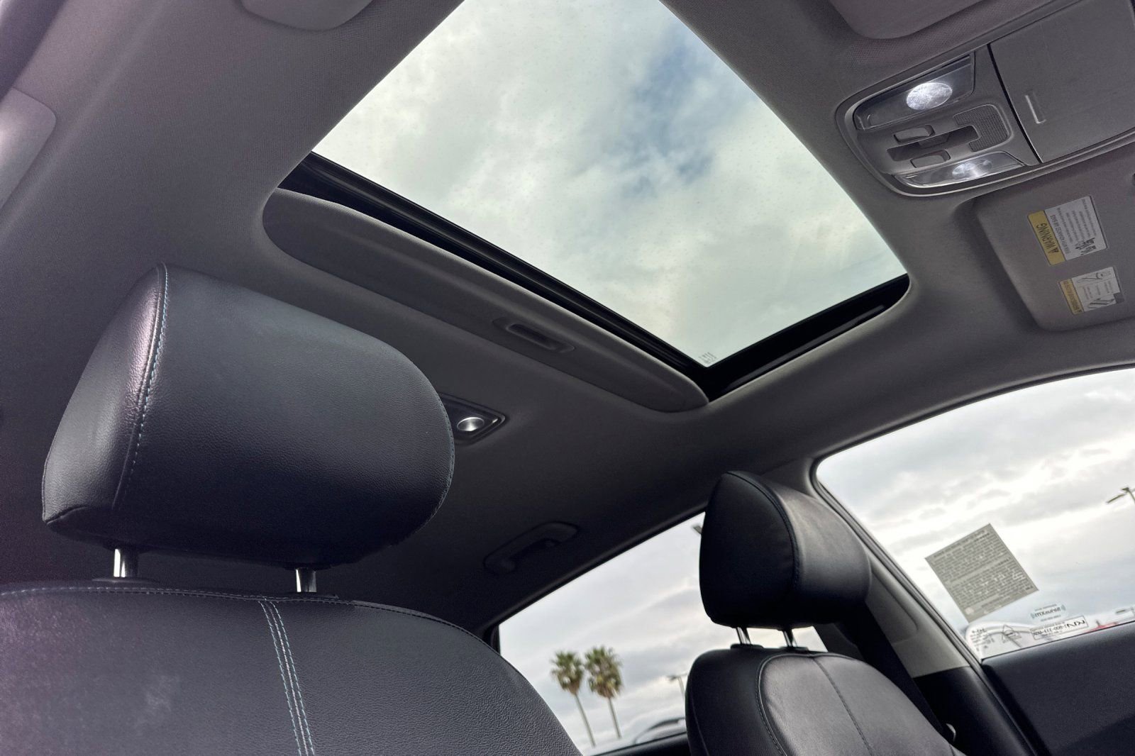 Used 2022 Kia Niro EX Premium image 19