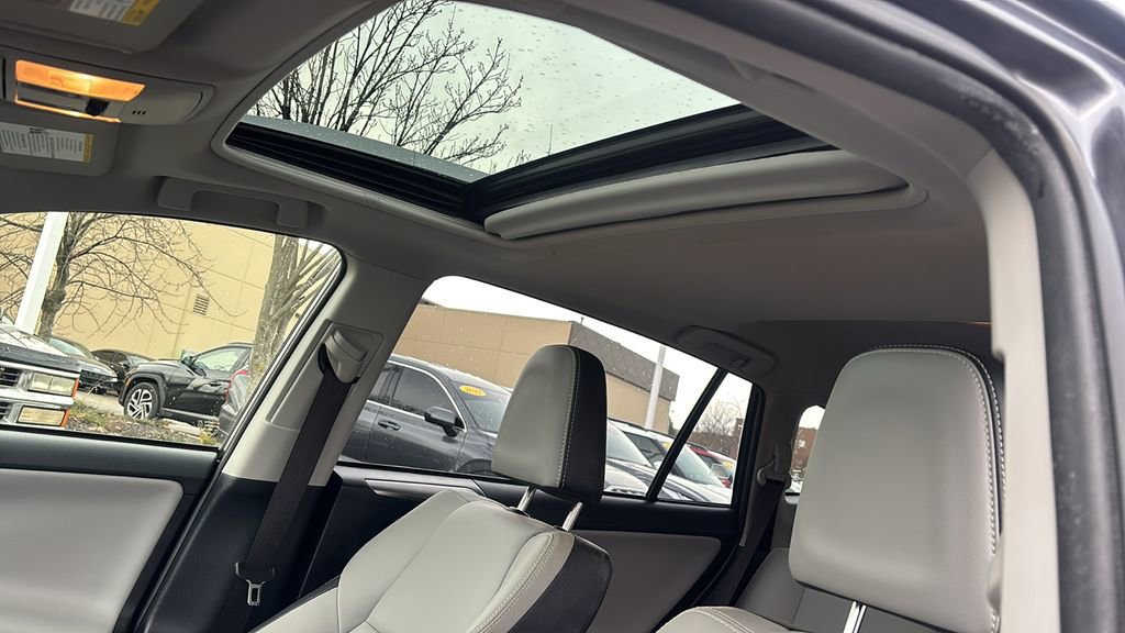 Used 2018 Toyota RAV4 Limited image 25