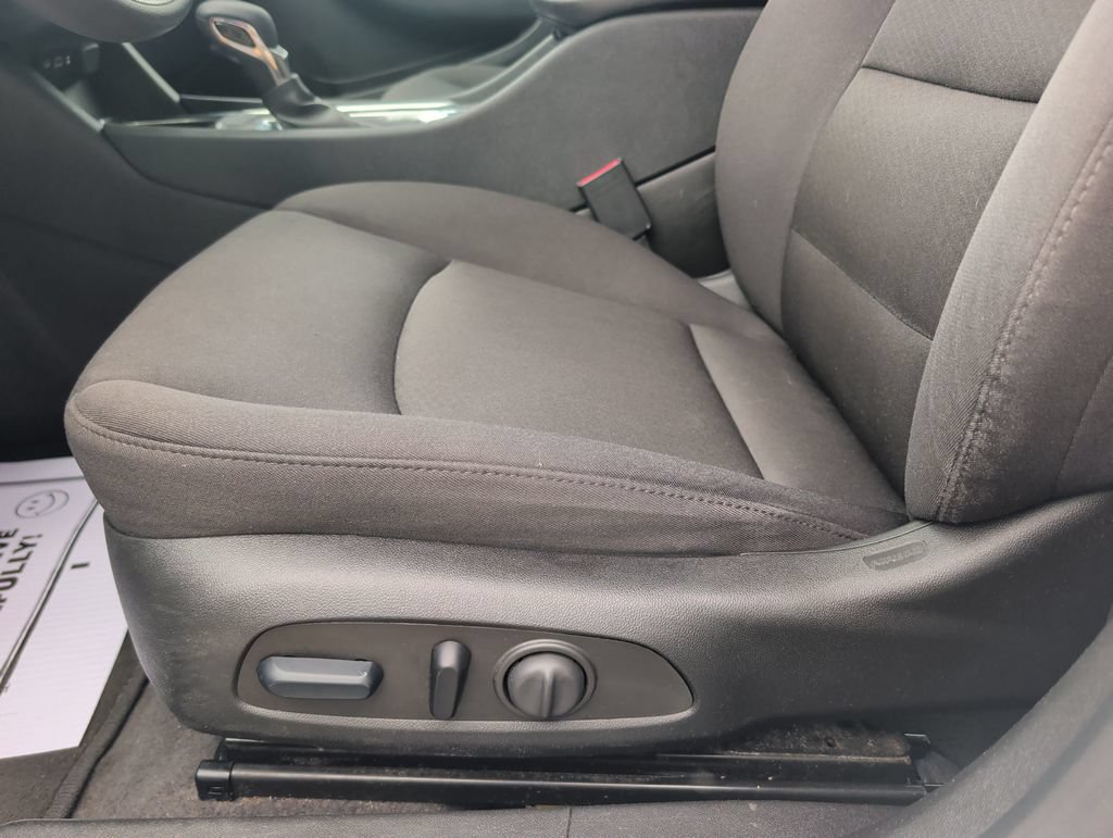 Used 2023 Chevrolet Malibu LT FWD image 9