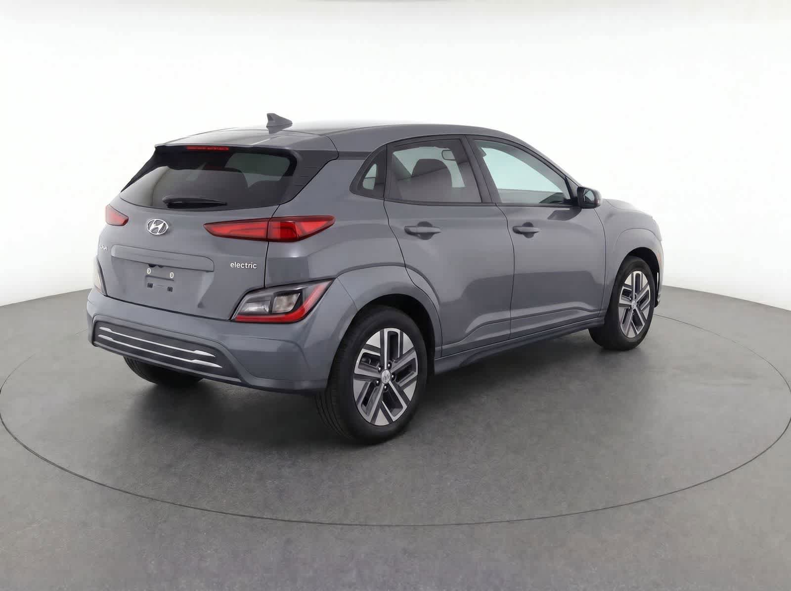 Used 2023 Hyundai Kona SEL FWD image 4