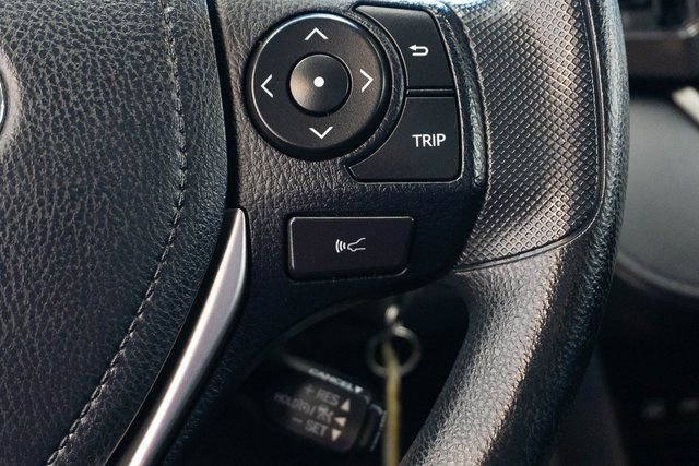 Used 2018 Toyota RAV4 LE image 32