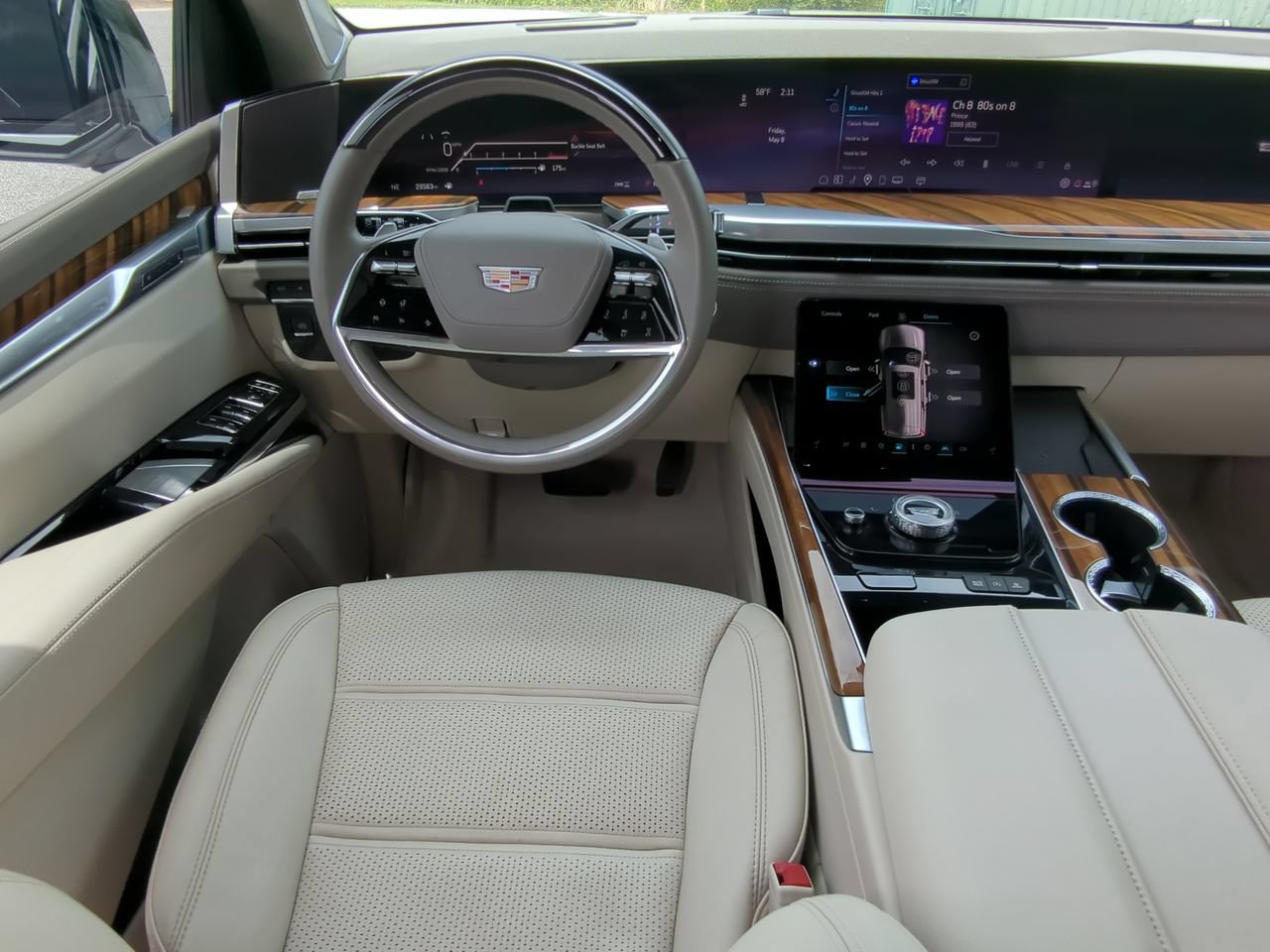 Used 2025 Cadillac Escalade Sport Platinum w/ LPO, Floor Liner Package AWD/4WD image 14