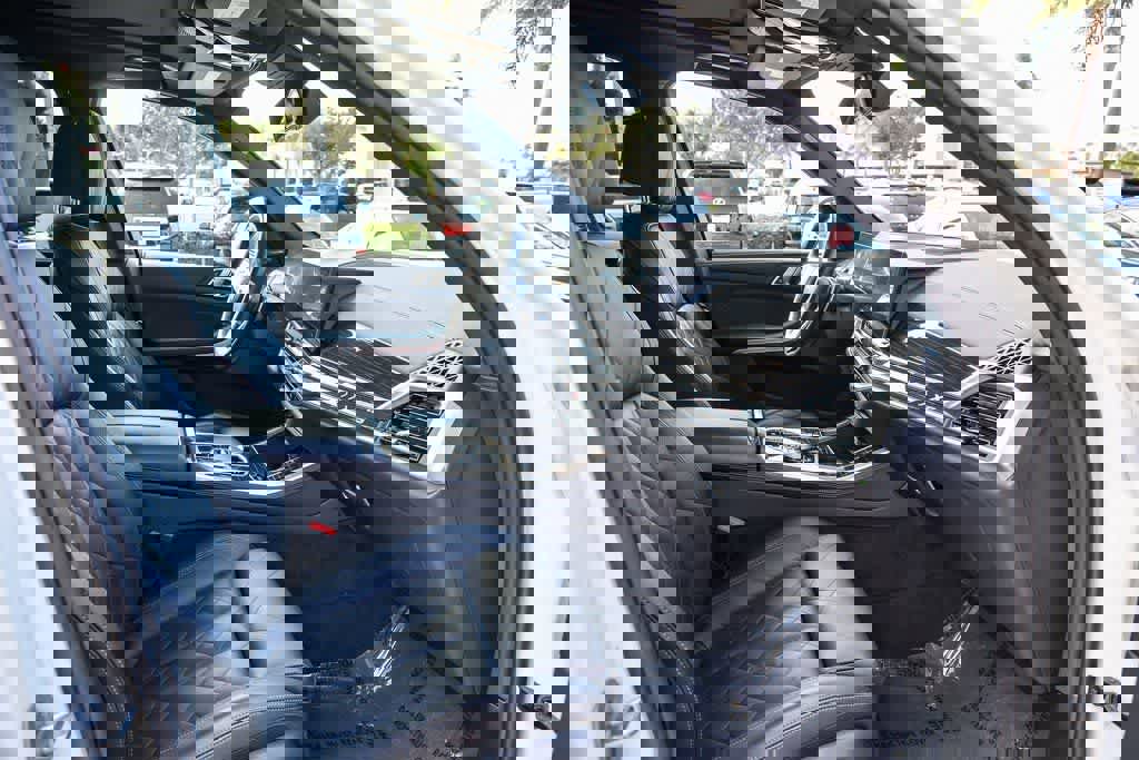 Used 2024 BMW X5 xDrive50e image 17