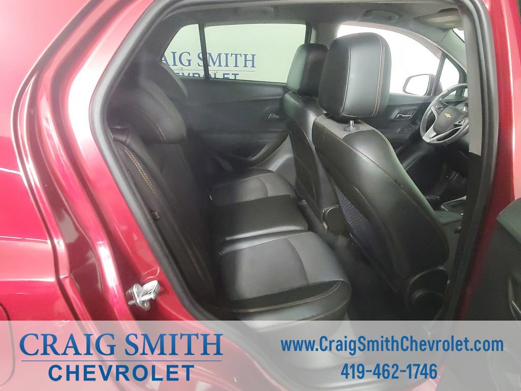 Used 2019 Chevrolet Trax LT w/ LT Convenience Package AWD/4WD image 14