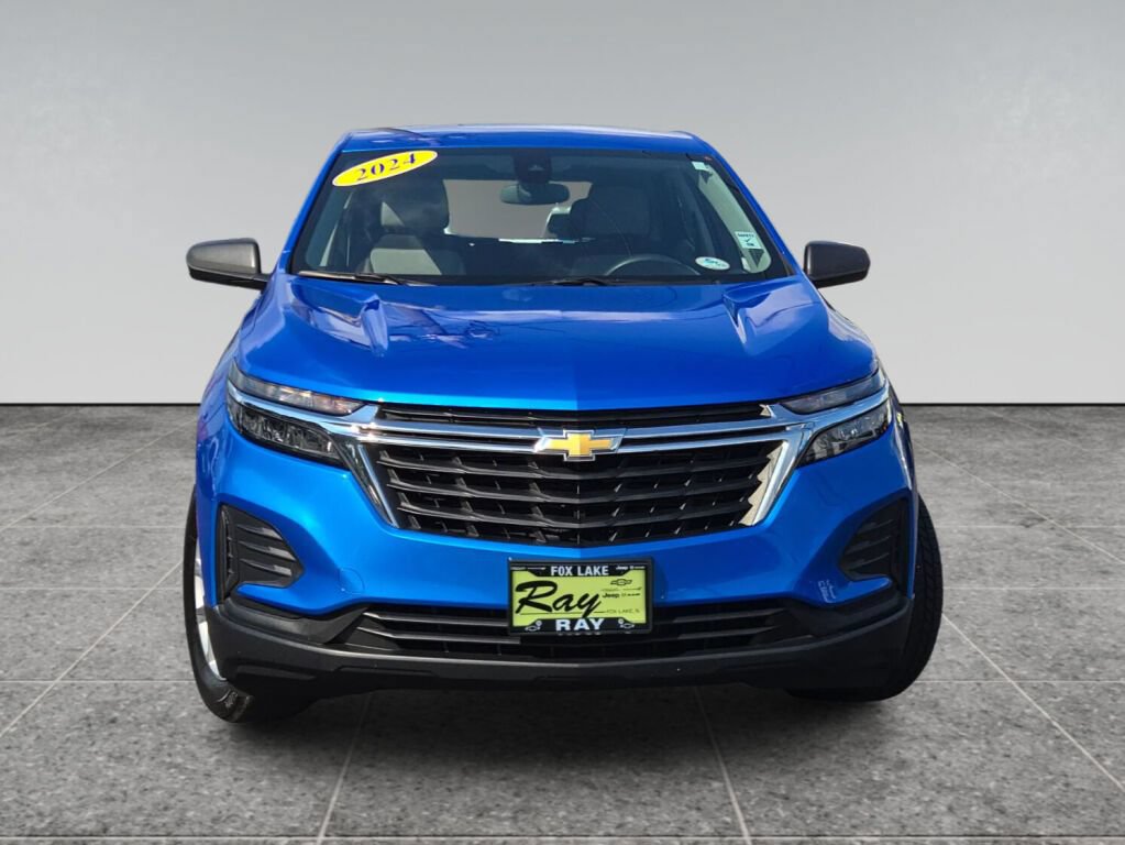 Certified 2024 Chevrolet Equinox LS w/ Driver Confidence II Package AWD/4WD image 2