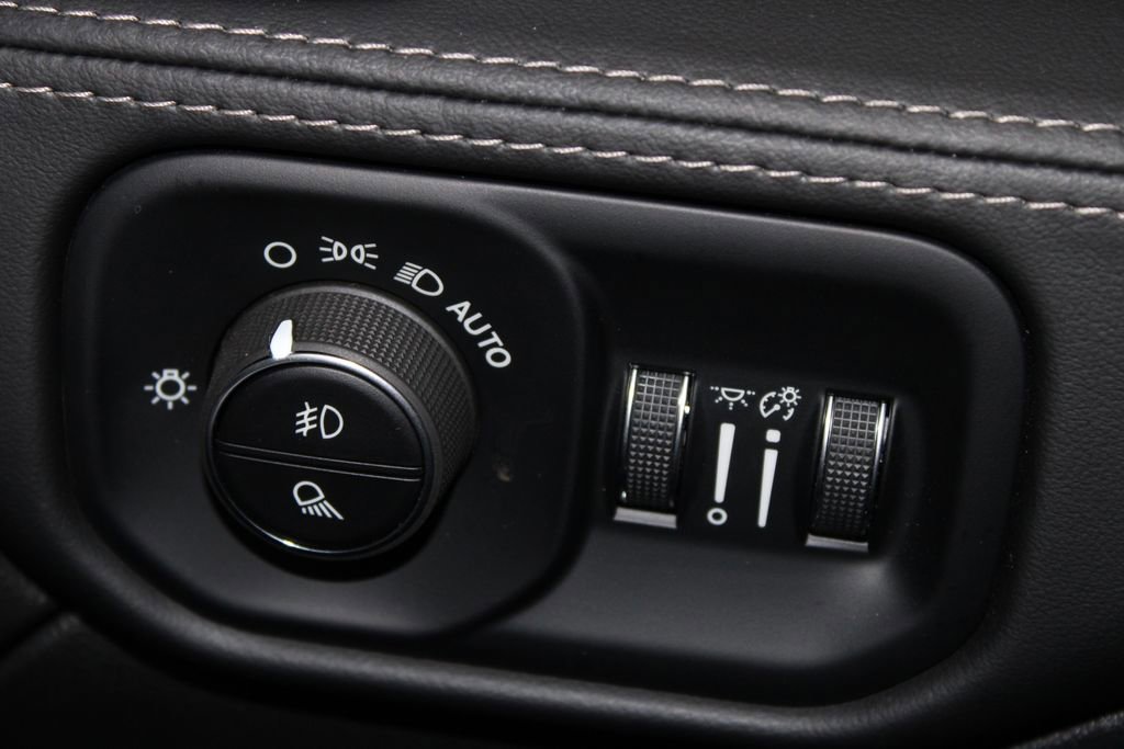 Used 2024 RAM 2500 Limited image 42